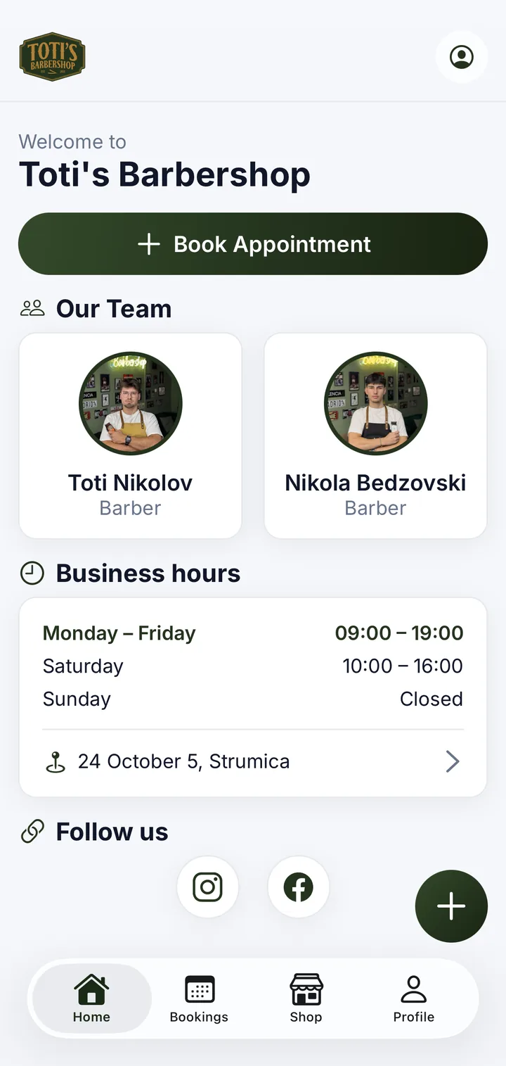 The app's home screen showing the team and opening hours